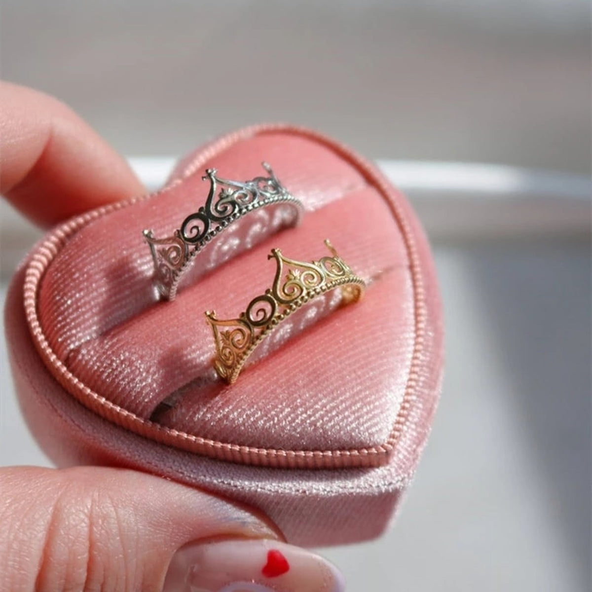 Anillo Corona de Barbie - Edición La Princesa y la Plebeya 👑✨