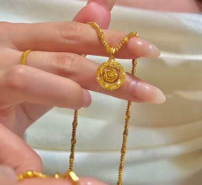 Collar Rosa Encantada de Bella - Edición Magia en Oro de 24K 🌹✨👑